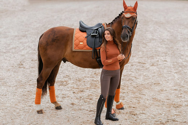 Equestrian Stockholm Bronze Gold  dressuur zadeldek 