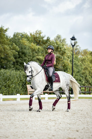 Equestrian Stockholm Crystal Merlot dressuur zadeldek 
