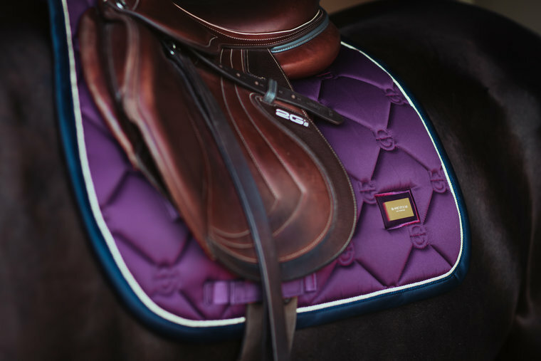 Equestrian Stockholm zadeldek dressuur Purple Gold