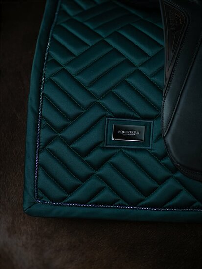 Equestrian Stockholm zadeldek MAZE dressuur Modern tech Dramatic Monday
