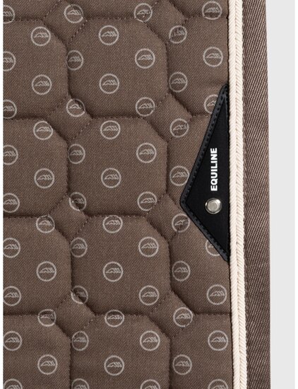 Equiline zadeldekje dressuur Cragec OCTAGON CAPPUCCINO met all over print