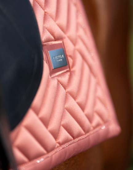 Equestrian Stockholm modern zadeldek  dressuur Coral