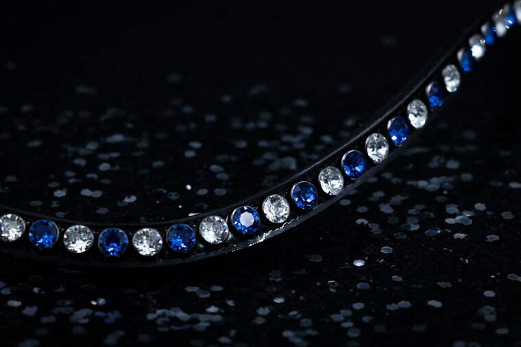 Mon&egrave;re mat zwart frontriem classic XL Sapphire/Crystal (Zwarte huls)
