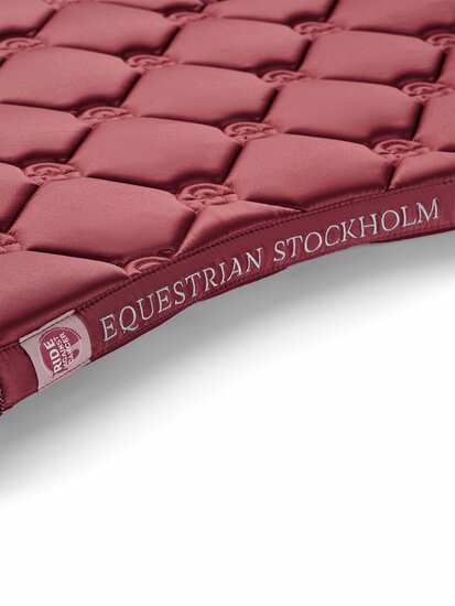 Equestrian Stockholm zadeldek  dressuur Amber Rose