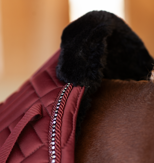 Equestrian Stockholm zadeldek   Vegan Fur Crystal bordeaux SPRING  full 