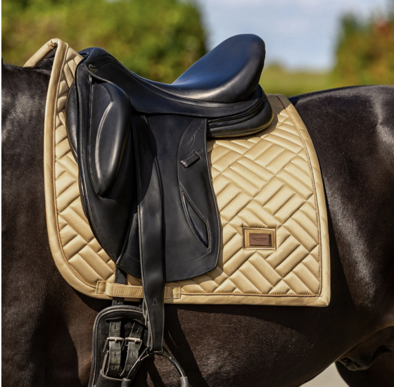 Equestrian Stockholm zadeldek Modern Midsummer Glow  Dressuur 