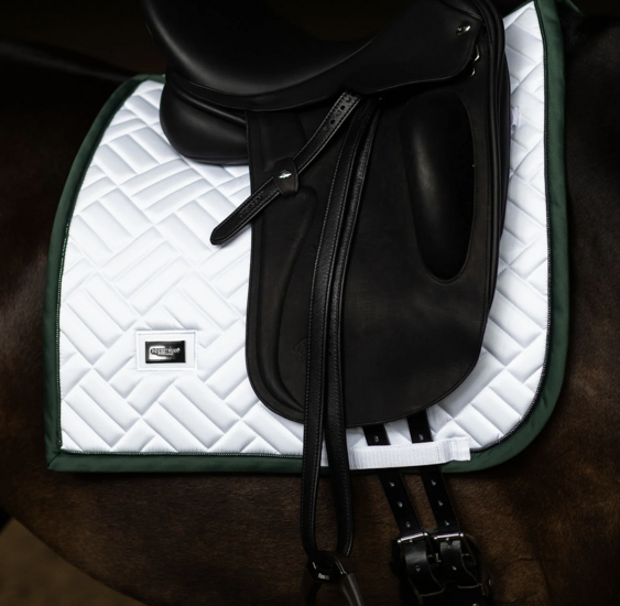 Equestrian Stockholm wedstrijd zadelpad Modern White Sycamore Green