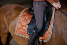 Equestrian Stockholm Bronze Gold  dressuur zadeldek 