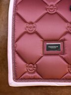 Equestrian Stockholm zadeldek  dressuur Amber Rose