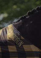 Eskadron Heritage &#039;25 deken Sweat Rug FLEECE CHECK Cardamon-White-Navy-Black Truffle