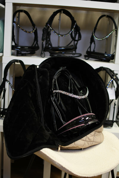 Monere hoofdstel tas beige met zacht 'konijnenbont'