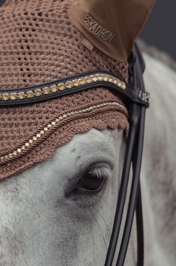 Eskadron Vliegenoortje CRYSTAL Heritage '24 Almond Full