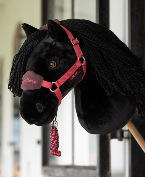 Le Mieux  Vogue  Hobby Horse Halster + touw  Cranberry