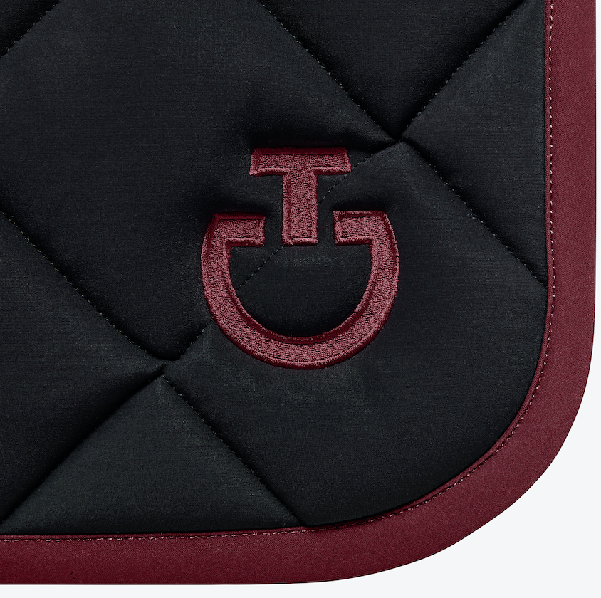 Cavalleria Toscana Diamond Quilted Jersey Jump zwart met bordeaux logo 