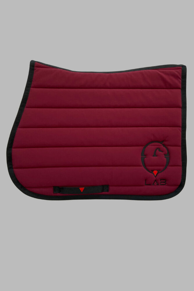 Vestrum Zadeldekje Pegasus JUMP Ruby Red Full
