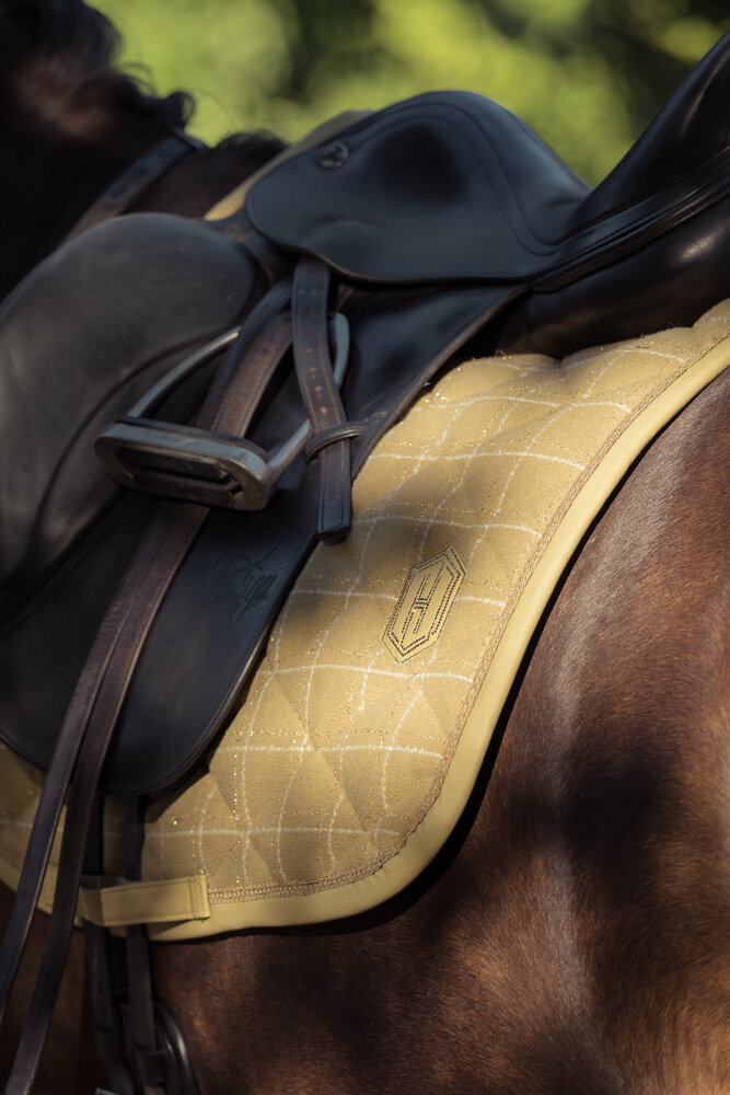 Eskadron Heritage '25 zadeldek dressuur BOUCLE EMBLEM Cardamom Full