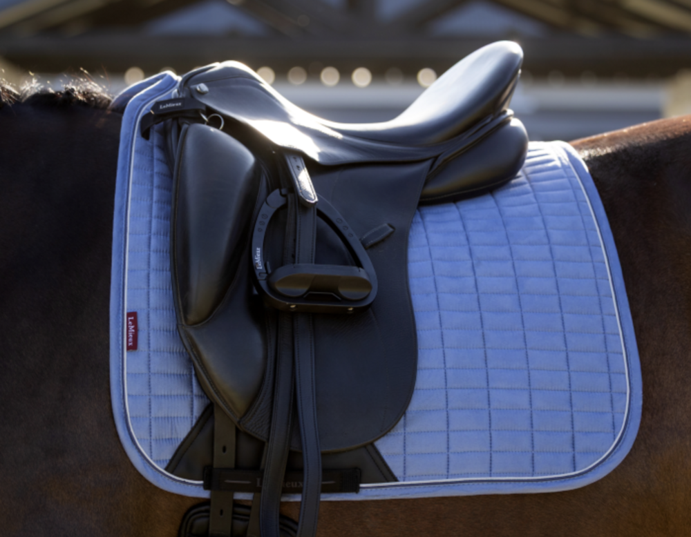 Le Mieux suede square zadeldekje  dressuur Powder Blue