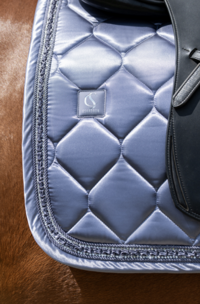 Eskadron zadeldek dressuur Satin Frills classic 26 full - Orchid-