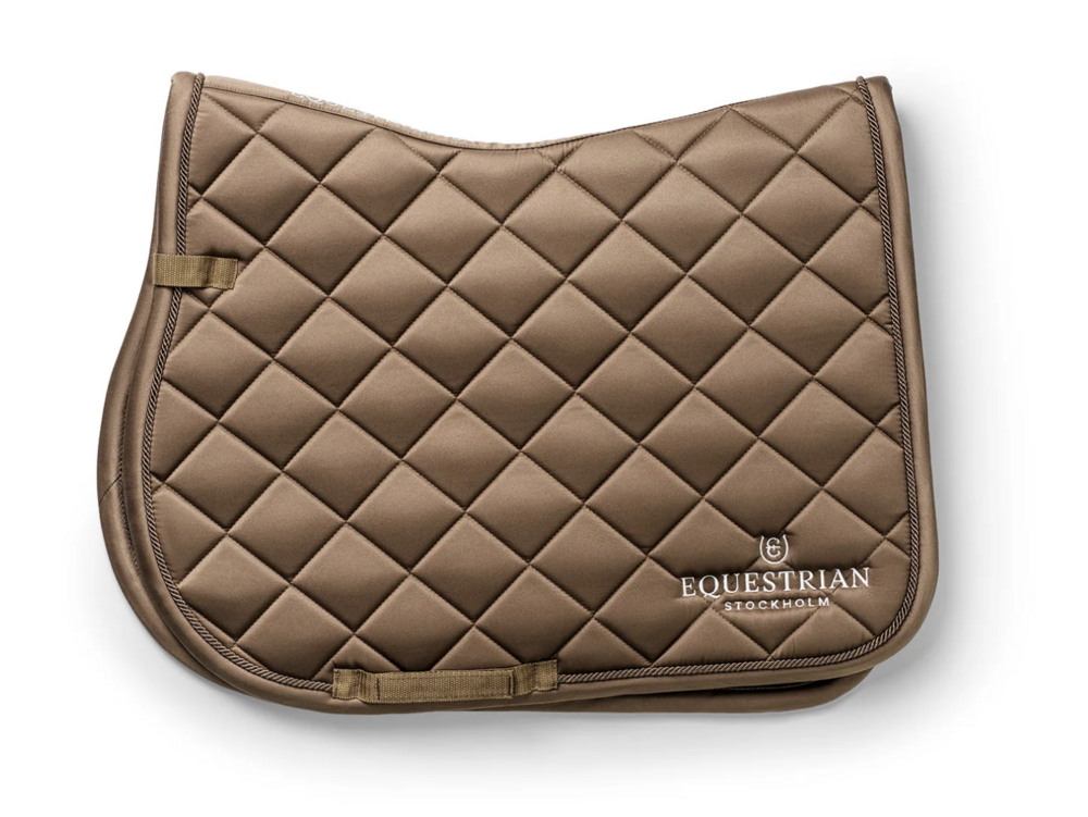 Equestrian Stockholm - LINE - Champagne jump full