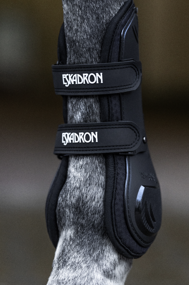 Eskadron  Air Flex Sport peesbeschermers zwart Voorbenen