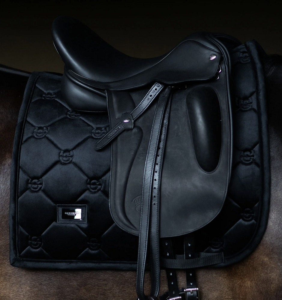 Equestrian Stockholm zadeldek dressuur Velvet Zwart