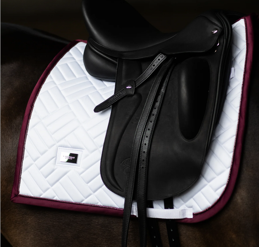 Equestrian Stockholm wedstrijd zadelpad Modern White Merlot 