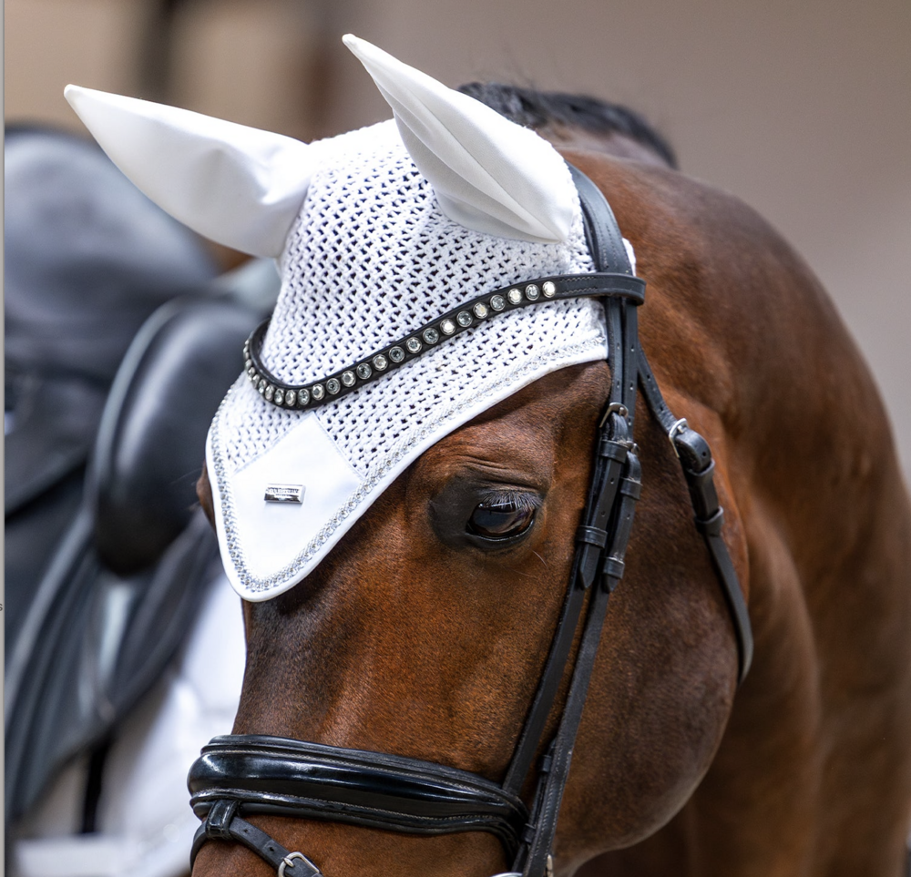  Equestrian Stockholm  vliegenoortje Crystal White